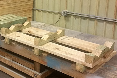 Small heavy duty pallets